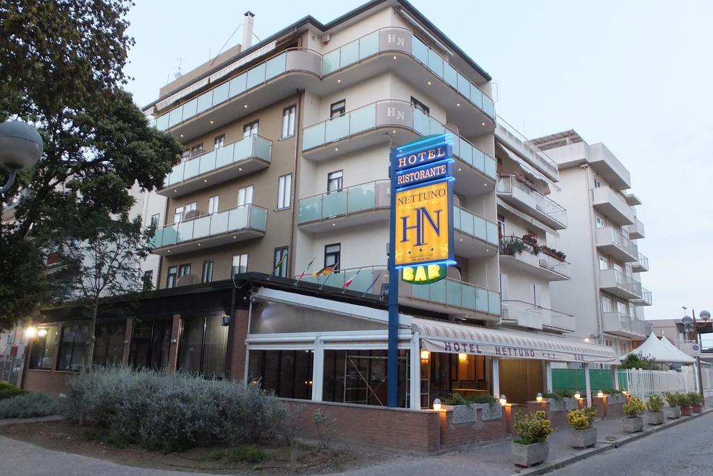 Hotel Nettuno Sottomarina Exterior photo