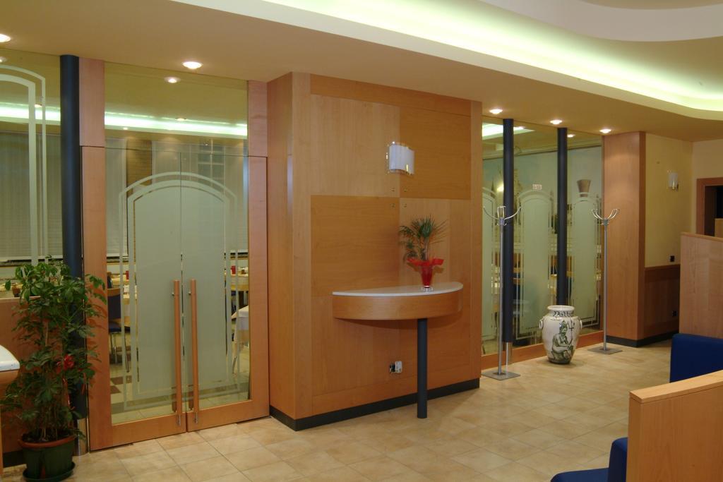 Hotel Nettuno Sottomarina Exterior photo